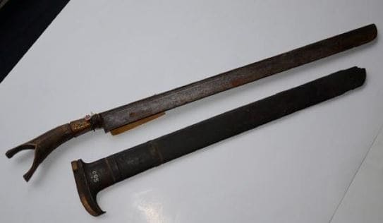 Contoh Senjata Peudeung Tumpang Jingki