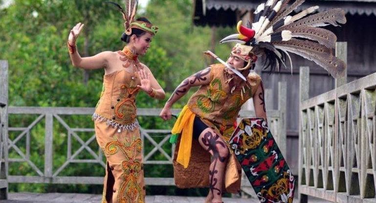 Gambar Pakaian King Baba Kalimantan Barat
