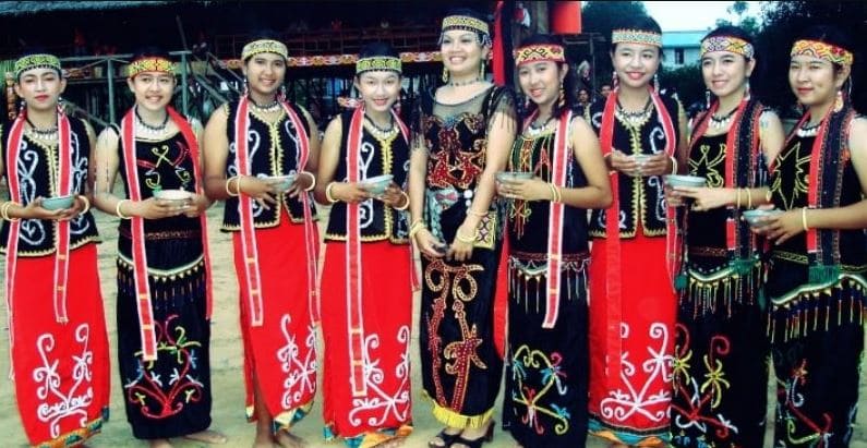 Gambar Pakaian Sangkarut Kalimantan Tengah
