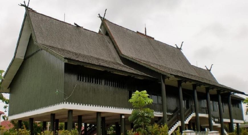 Gambar Rumah Betang Kalimantan Tengah