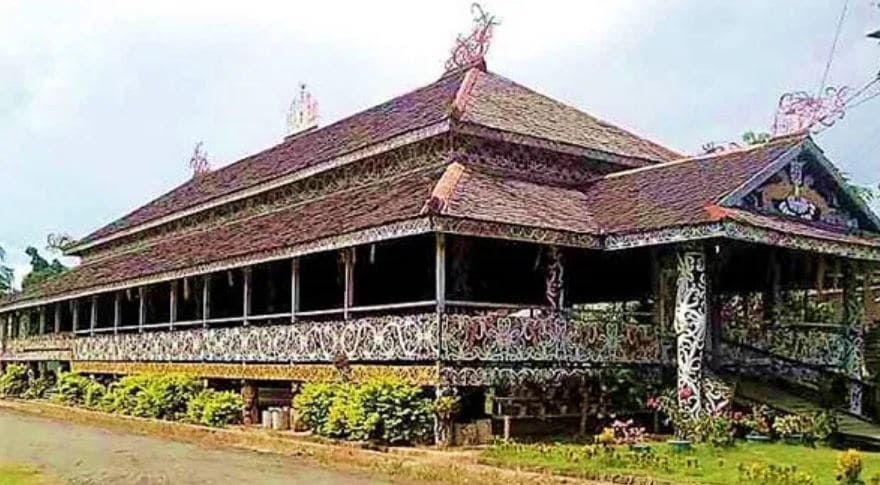 Gambar Rumah Lamin Kalimantan Timur