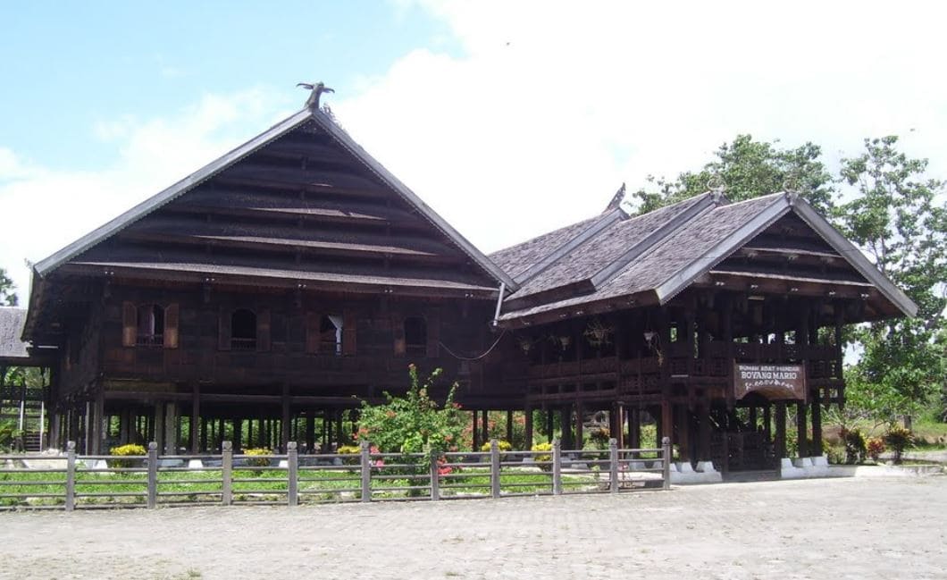 Jenis Rumah Adat Sulawesi Barat