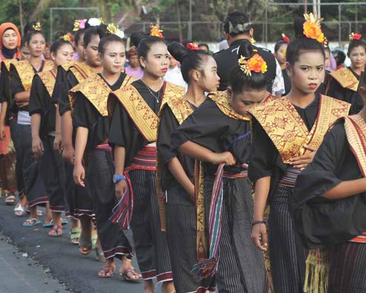 Pakaian Adat Nusa Tenggara Barat