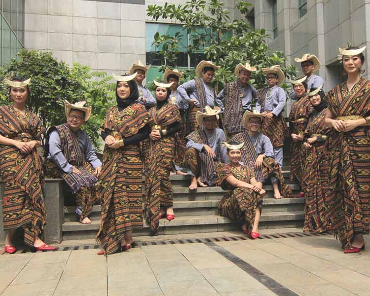Pakaian Adat Nusa Tenggara Timur