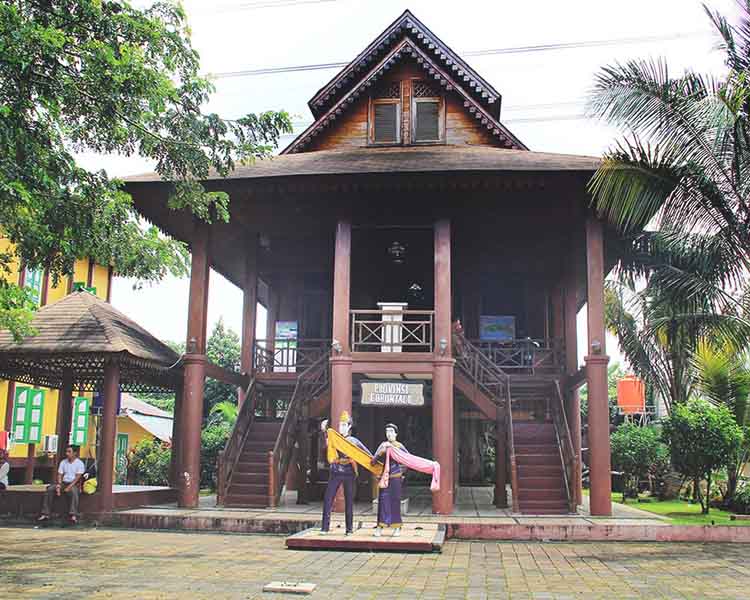 Rumah Adat Gorontalo