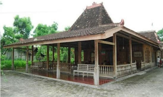Rumah Adat Joglo Pangrawit