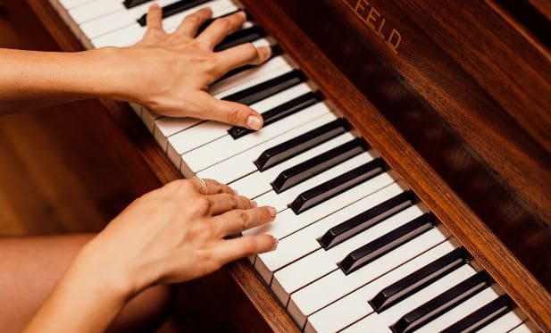 Cara Memainkan Alat Musik Organ