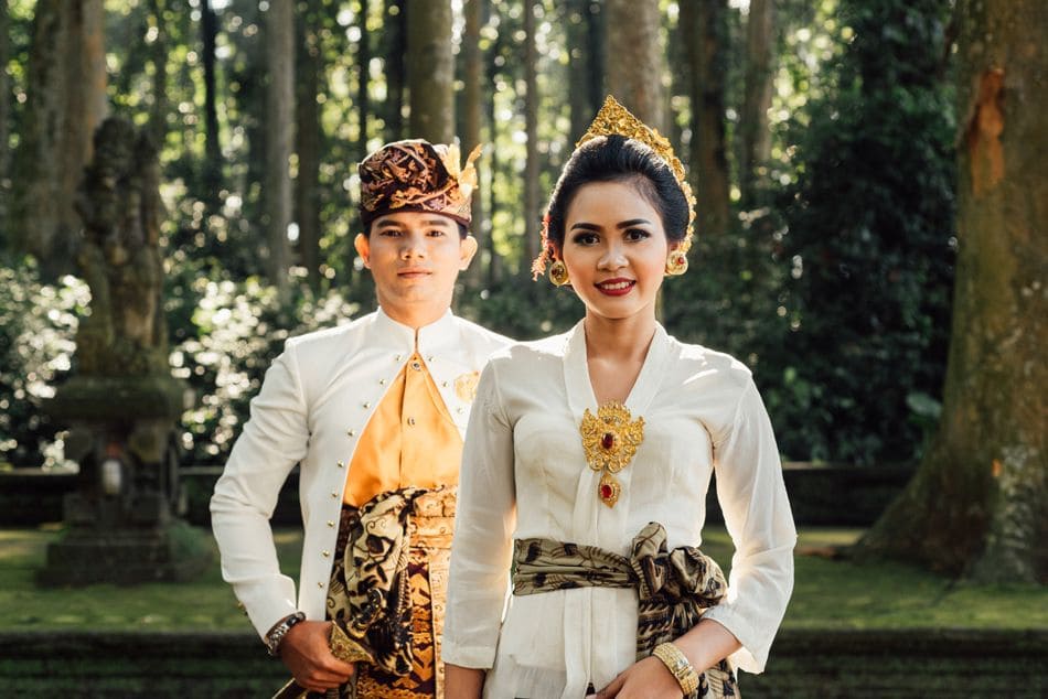 Pakaian Adat Bali Payas Madya